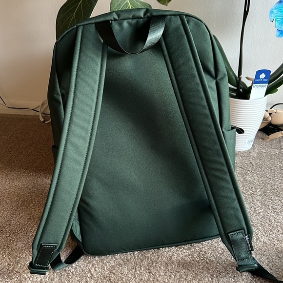 Lulu backpack 22lt - Picture 2 of 5